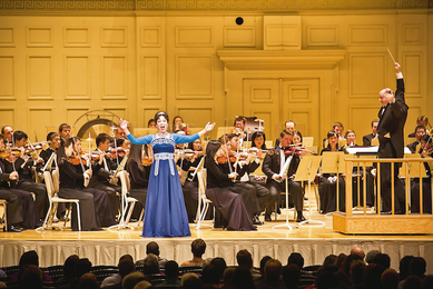 La Compagnie Shen Yun Performing Arts sur scène. (Shen Yun Symphony Orchestra/Edouard Dai)