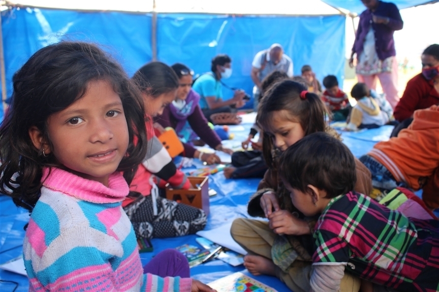 Des enfants déplacés dans un centre adapté géré par l’UNICEF. (Naresh Newar/IRIN) 