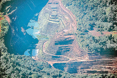 Vue aérienne du site minier de Vale, au Brésil, dans la forêt amazonienne. (Yasuyoshi Chiba/Getty Images)
