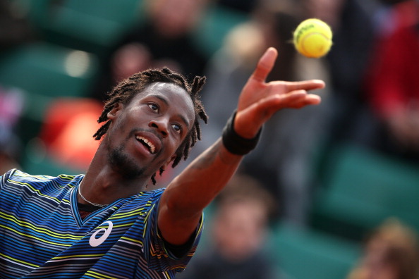 Gaël Monfils a fait jeu égal avec Roger Federer hier sur le court de Roland-Garros. Le score: 3-6, 6-4  (Clive Brunskill/Getty Images)