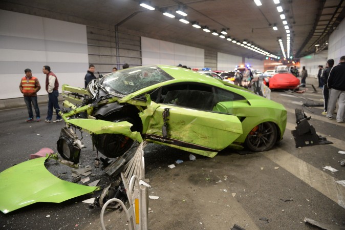 Ils ont essayé de faire comme dans Fast and Furious avec une Lamborghini et une Ferrari. Mais…