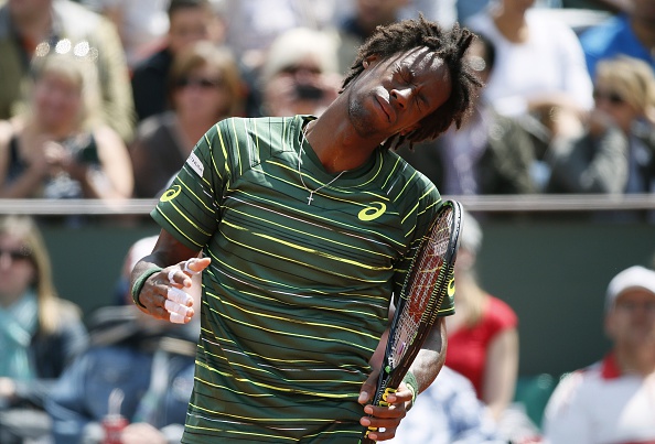 Gaël Monfils n’a rien pu faire aujourd’hui contre Roger Federer qui a remporté les 2 sets restants pour le match (PATRICK KOVARIK/AFP/Getty Images)