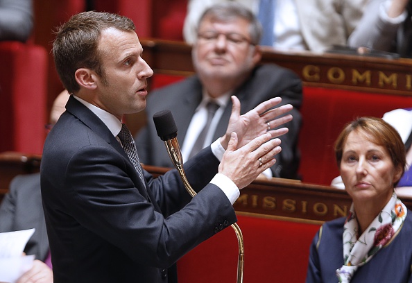 Emmanuel Macron, ministre de l’Économie répondant aux questions au gouvernement, le 2 juin 2015 à l’Assemblée nationale (FRANCOIS GUILLOT/AFP/Getty Images)