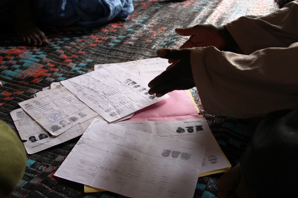 Des milliers d’enfants de réfugiés mauritaniens, nés au Mali, n’ont toujours pas reçu leur certificat de naissance. (Anna Jeferys/IRIN)