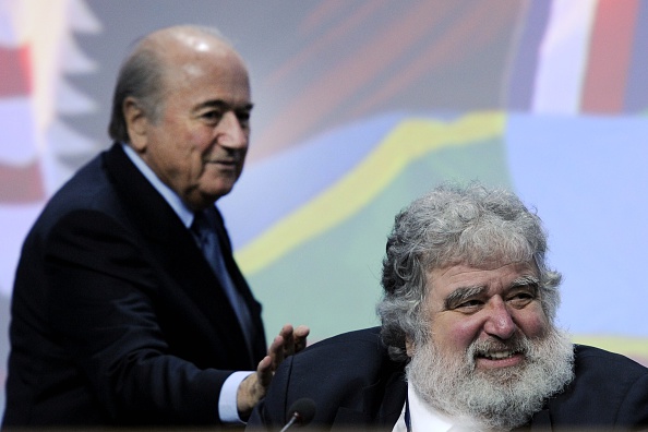 Chuck Blazer, à droite sur la photo, a avoué hier son implication dans des pots-de-vin lors de l’attribution de la coupe du monde 1998 (FABRICE COFFRINI/AFP/Getty Images)