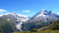 [Vidéo] Mont-Blanc : un guide assiste à un éboulement sur la Mer de Glace à Chamonix