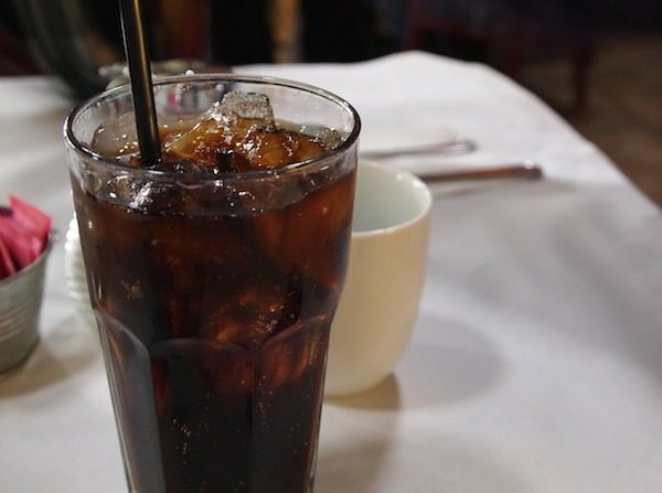 Les boissons gazeuses sucrées peuvent entraîner des maladies mortelles. 