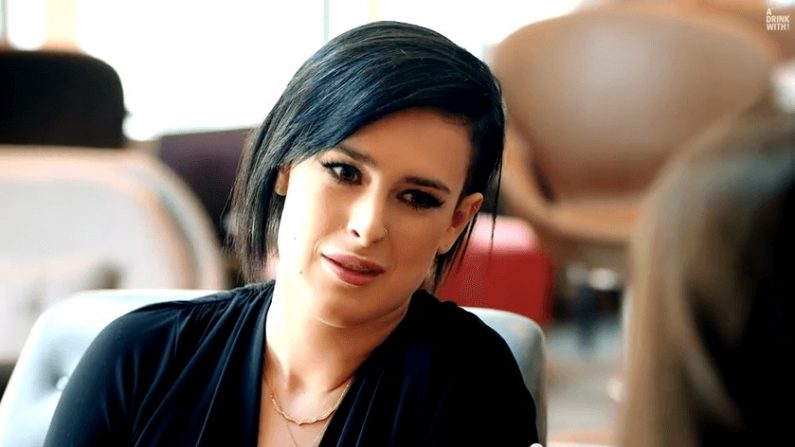 Rumer Willis au Virgin Hotel (via Youtube)