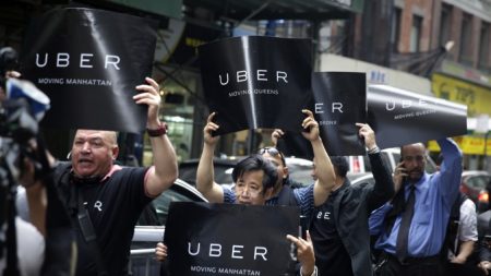 Est-ce que Uber peut survivre aux États-Unis si ses conducteurs sont reclassés en employés?