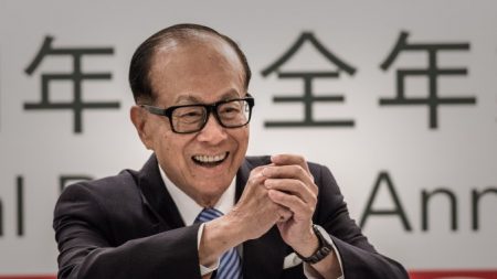 Les médias d’État chinois se déchainent sur l’homme le plus riche d’Asie Li Ka-shing