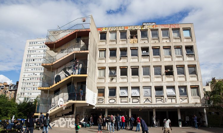 Les demandeurs d’asile ont commencé par s’installer dans ce lycée hôtelier désaffecté de Paris. (Marie Magnin)