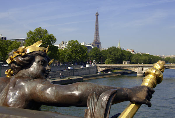 Détail du pont Alexandre III, un des plus emblématiques de Paris construit pour l'Expo Universelle de 1900. (Charles Mahaux)