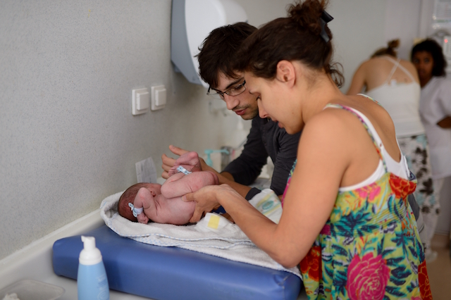 Le modèle familial français évolue mais reste basé sur la vie en couple avec un enfant (ERIC FEFERBERG/AFP/Getty Images)