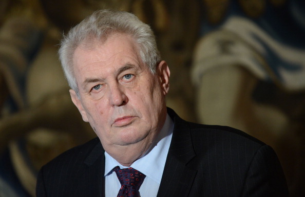 Milos Zeman, président de la République Tchèque s’adresse aux médias lors d’une conférence de presse au château de Prague, à Prague en République Tchèque, le vendredi 10 janvier 2014. (MICHAL CIZEK/AFP/Getty Images) 