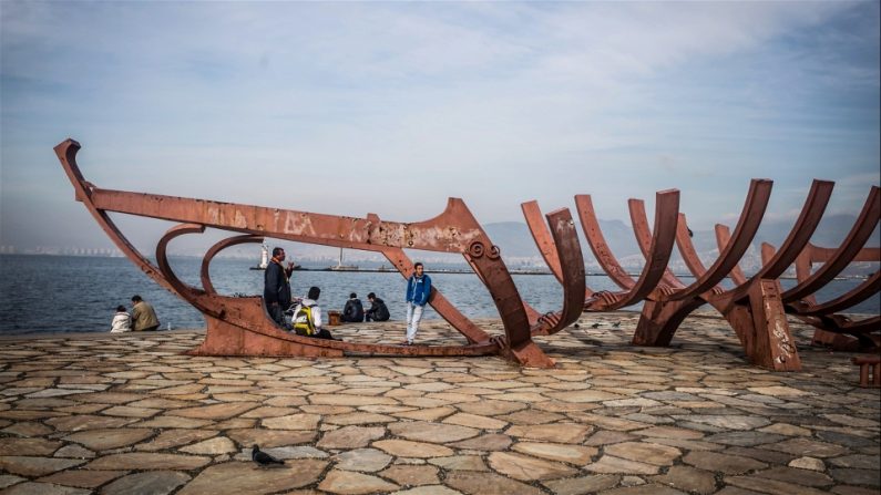 Malgré l’accord européen, des réfugiés parviennent toujours à atteindre Izmir, plaque tournante du trafic illicite de migrants en Turquie. (Nicola Zolin/IRIN)