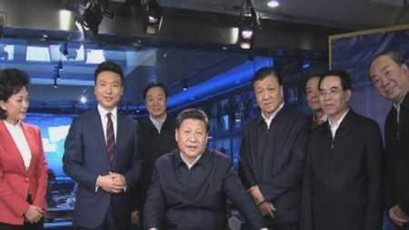 Xi Jinping rappelle aux médias d’État de suivre la ligne du Parti