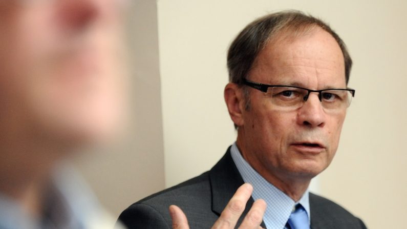 Pour Jean Tirole, prix Nobel de l’économie 2014, la réforme du travail de Myriam El Khomri est nécessaire pour créer de l’emploi dans le pays. (REMY GABALDA/AFP/Getty Images)