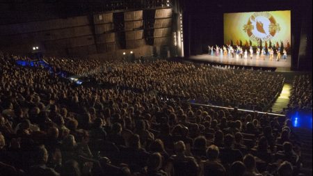 Paris : « Shen Yun nous rappelle d’où nous venons et là où nous voulons aller »