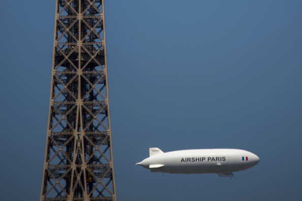 Le Pr Dominique Belpomme, cancérologue, a récemment tiré la sonnette d’alarme sur le manque de réactions des pouvoirs publics français face à un risque sanitaire lié aux pollutions de l’environnement.(THOMAS COEX/AFP/Getty Images)