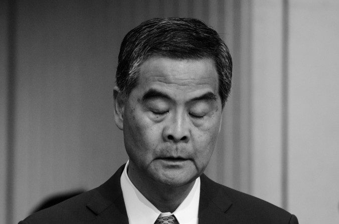 
Leung Chun-ying, chef de l'exécutif de Hong Kong, lors d'une conférence de presse à Hong Kong, le 20 juin 2016. (Anthony Wallace / AFP / Getty Images) 