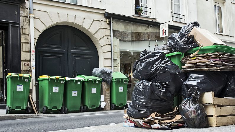 L’application PARIS DansMaRue permet d’informer les services de la Mairie de Paris des incivilités ou problèmes urbains présents dans la ville. (GEOFFROY VAN DER HASSELT/AFP/Getty Images)