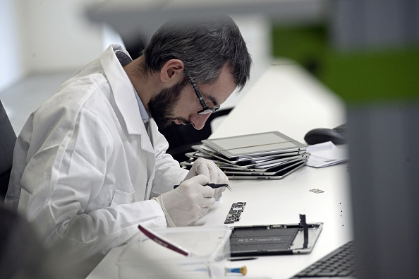 Réparer plutôt que remplacer. (STEPHANE DE SAKUTIN/AFP/Getty Images)