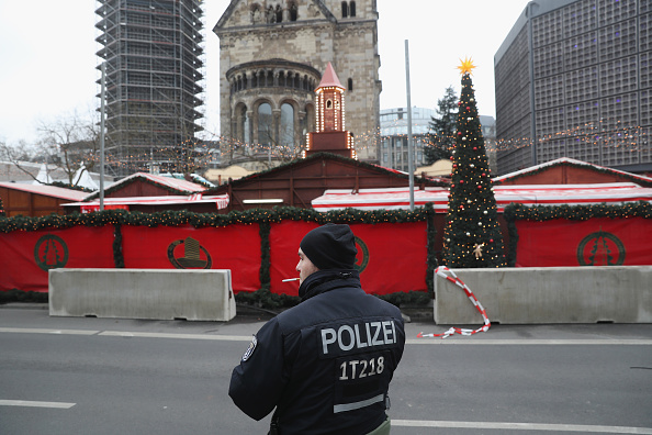 Sur les lieux de l’attaque, le jour d'après (Sean Gallup/Getty Images)