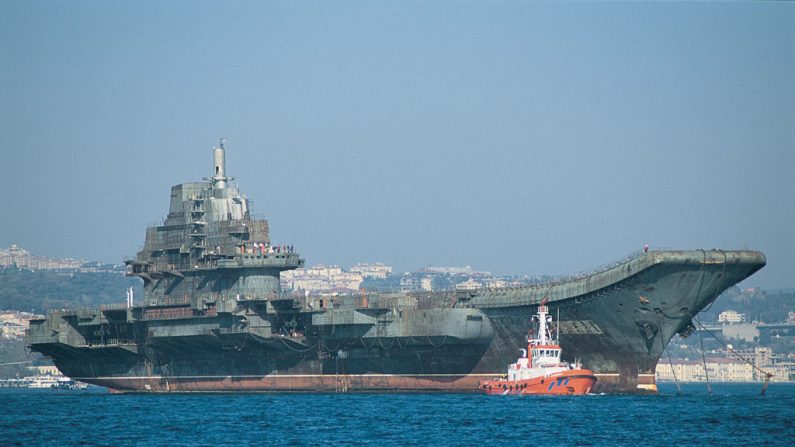 Le Liaoning, porte avion de la flotte navale chinoise. (wikicommons)