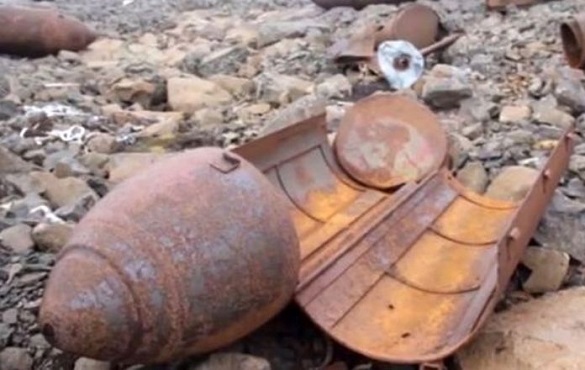 Les scientifiques ont découvert au pôle Nord près de 500 reliques datant de la Seconde Guerre Mondiale. (Capture d'écran vidéo)