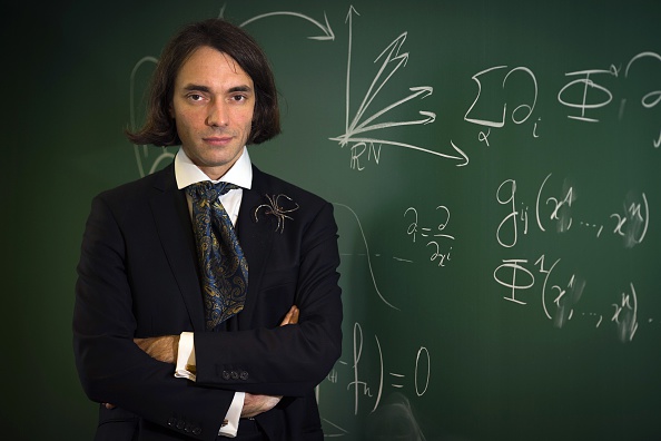 Cedric Villani, mathématicien français, auteur de "Théoreme vivant" à l'Institut Henri Poincare, Paris. Professeur à l'Université de Lyon,  il est aussi directeur de l'Institut depuis 2009, et a reçu la Medaille Fields en 2010.(JOEL SAGET/AFP/Getty Images)