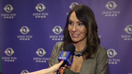 Une propriétaire d’agence photo, impressionnée par la beauté de Shen Yun