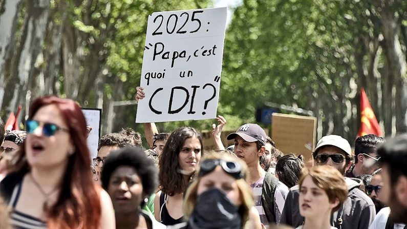  Pour une majorité de jeunes, le CDI reste une assurance pour une vie professionnelle réussie. (PASCAL PAVANI/AFP/Getty Images)