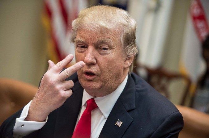 Le président américain Donald Trump s’exprime lors d’une réunion avec des dirigeants de petites entreprises dans la salle Roosevelt à la Maison Blanche à Washington DC, le 30 janvier 2017. (NICHOLAS KAMM/AFP/Gettyimages)