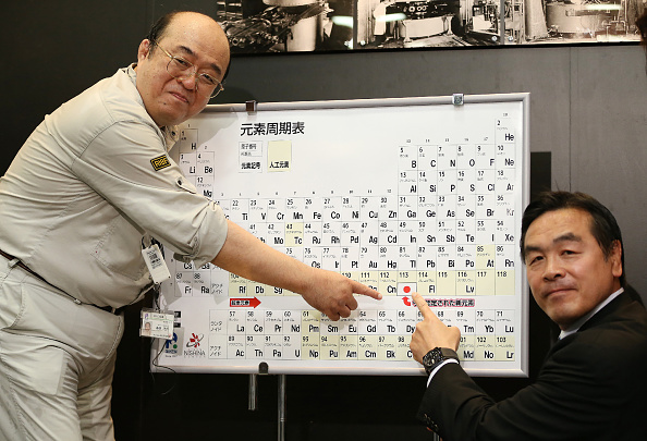 Chimie : ces quatre nouveaux éléments qui complètent le tableau périodique de Mendeleïev (JIJI PRESS/AFP/Getty Images)