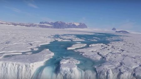 L’apparition de cours d’eau dus au dégel en Antarctique (Vidéo)