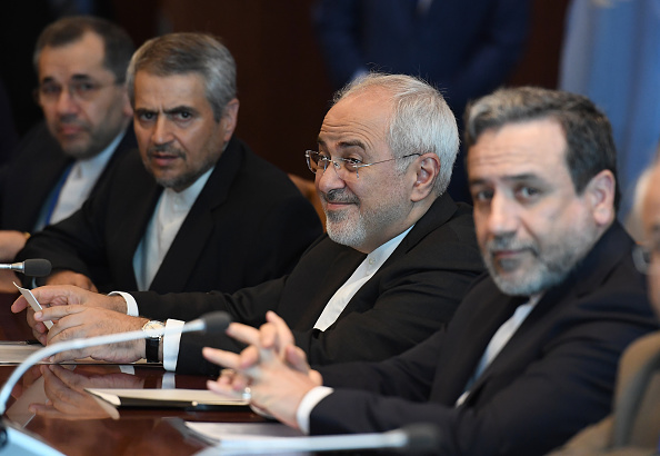 Le ministre des Affaires étrangères d’Iran, Javad Zarif, rencontre le Secrétaire général des Nations Unies António Guterres le 17 juillet 2017 au siège des Nations unies à New York. (ANGELA WEISS/AFP/Getty Images)