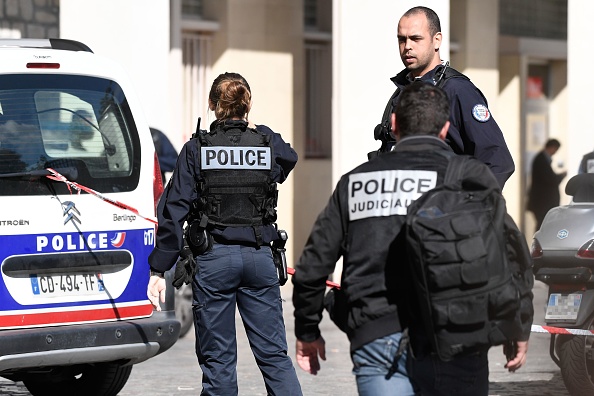 Une voiture a foncé sur des militaires à 8 heures ce matin en plein centre de Levallois-Perret, visant des militaires de l'opération Sentinelle chargée de la protection du territoire national. (STEPHANE DE SAKUTIN/AFP/Getty Images)