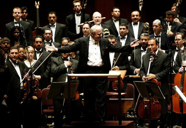 Le chef d’orchestre américain Leonard Slatkin au Kennedy Center, Washington, DC. Alors qu’il a dirigé la plupart des orchestres majeurs dans le monde, Leonard Slatkin, actuellement directeur musical de l’Orchestre National de Lyon et du Detroit Symphony Orchestra, présidera le 55e concours international de jeunes chefs d’orchestre de Besançon. (STEPHEN JAFFE/AFP/Getty Images)