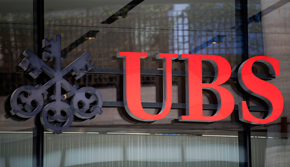 Logo de la banque suisse UBS à ses quartiers généraux à Londres. (JUSTIN TALLIS/AFP/Getty Images)