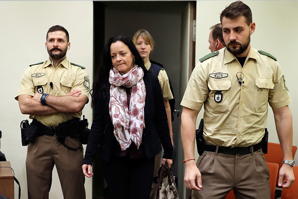 L'accusée Beate Zschaepe arrivant au tribunal à Munich le 12 septembre 2017. (MATTHIAS SCHRADER/AFP/Getty Images)