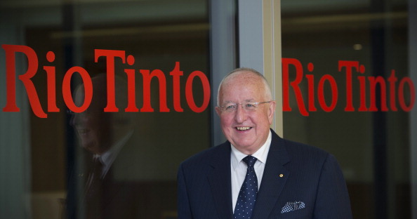 Sam Walsh, directeur général du géant minier Rio Tinto, pose pour des photos lors d'un photocall à Londres, le 14 février 2013. Le titan minier anglo-australien Rio Tinto a enregistré sa première perte annuelle en 18 ans jeudi, plongeant 2,99 milliards de dollars rouge sur les dévaluations lourdes sur ses entreprises de charbon et d'aluminium au Mozambique.
(CARL COURT / AFP / Getty Images)