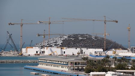 Chanteurs et danseurs du monde entier pour l’ouverture du Louvre Abu Dhabi