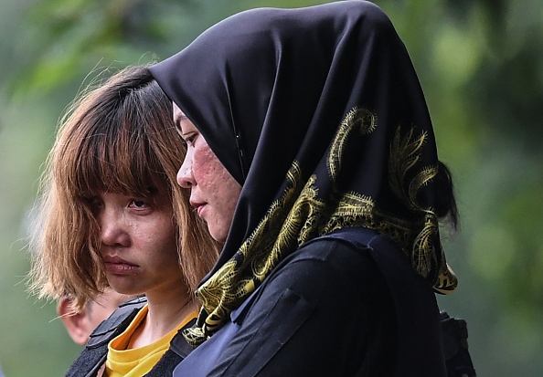 Ces deux femmes ont été accusées le 1er mars de l'assassinat de Kim Jong-Nam, le demi-frère du dirigeant nord-coréen, après son assassinat dans un aéroport malaisien le mois dernier -
(MOHD RASFAN / AFP / Getty Images)