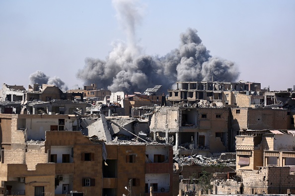 La ville syrienne de Raqa. C'est grâce à ces raids intensifs de la coalition internationale emmenée par Washington que les combattants des Forces démocratiques syriennes (FDS) ont pu reconquérir la quasi-totalité de Raqa. 
(DELIL SOULEIMAN/AFP/Getty Images)