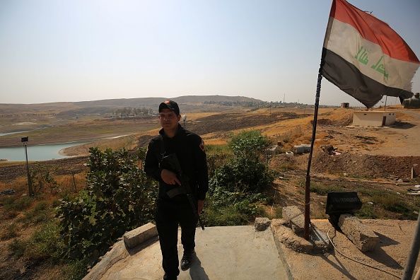 Les forces irakiennes montent au barrage de Mossoul dans la ville de Mossoul, au nord de l'Irak, le 24 octobre 2017.
(AHMAD AL-RUBAYE / AFP / Getty Images)