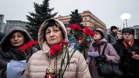 Poutine choisit la ferveur patriotique et l’oubli des crimes de Staline, mais les proches des victimes se souviennent