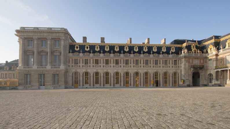 Vue de la vieille aile depuis la cour royale. (Christian Milet)