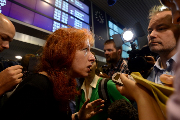 Tanya Lokshina, directrice adjointe du bureau de Moscou de Human Rights Watch, interviewé par des journalistes. Vivement critiquée par les ONG Human Rights Watch et Amnesty international, la nouvelle loi russe contraint notamment les entités concernées à donner des informations aux autorités sur leur situation financière et à préciser dans les documents qu'elles produisent qu'ils sont classés comme tels.
(KIRILL KUDRYAVTSEV / AFP / Getty Images)