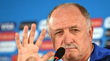 L’entraîneur brésilien Luiz Felipe Scolari fait ses adieux à Guangzhou