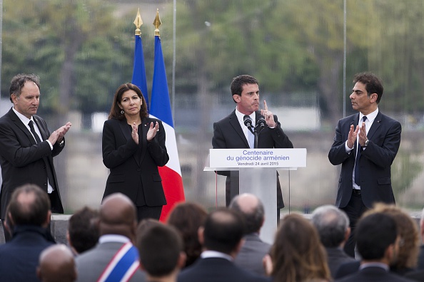 La France a marqué le 24 avril 2015 le centenaire du massacre de 1,5 million d'Arméniens par les forces ottomanes et appelait la Turquie à reconnaître le massacre de 1915 comme un génocide. 
(KENZO TRIBOUILLARD / AFP / Getty Images)